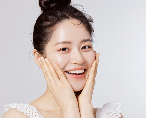 저작근 보톡스를 통해 턱 라인을 슬림하게 개선하는 시술 설명 이미지